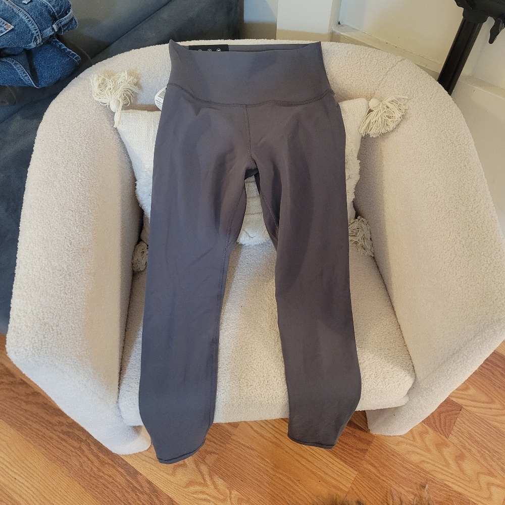 Aritzia Golden Atmosphere High Rise Leggings, Coal Grey Size 6